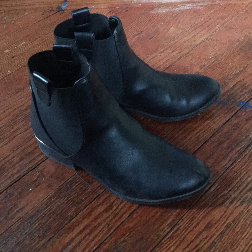 Black Chelsea boots